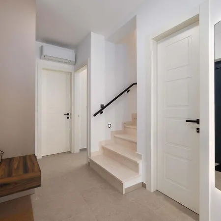 Amaris In With Sea View, Krk Villa