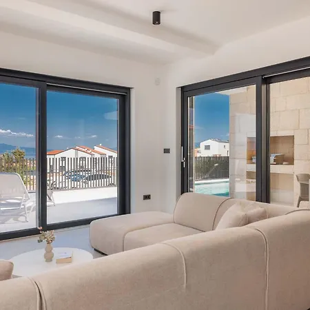 Amaris In With Sea View, Krk Villa Malinska