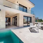 Villa Amaris In With Sea View, Krk
